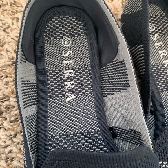 Flats - Picture 2 of 3